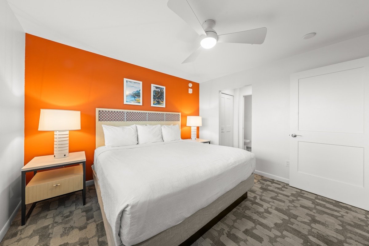 ¼ Mile to Kam I Beach, Renovated 3BR Resort Apt gallery image 4