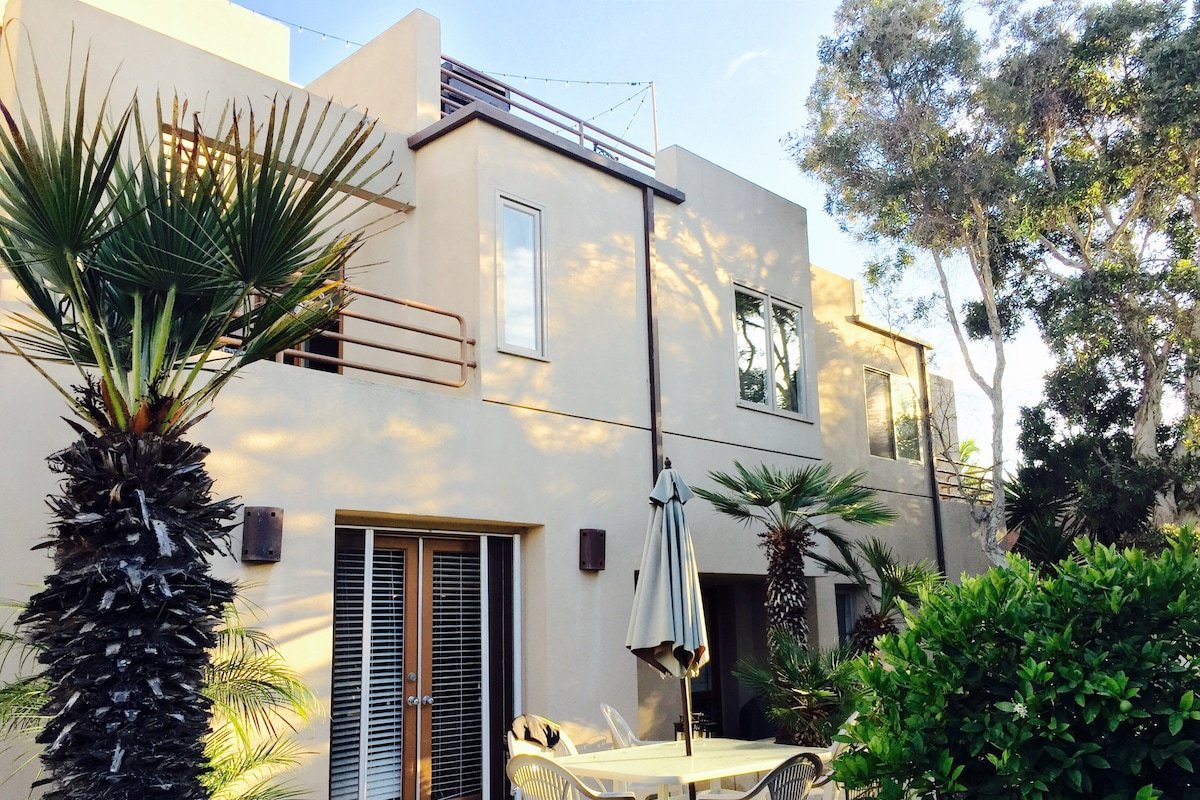 MB Contemporary 14 Guests by Sand AC+Garage gallery image 2