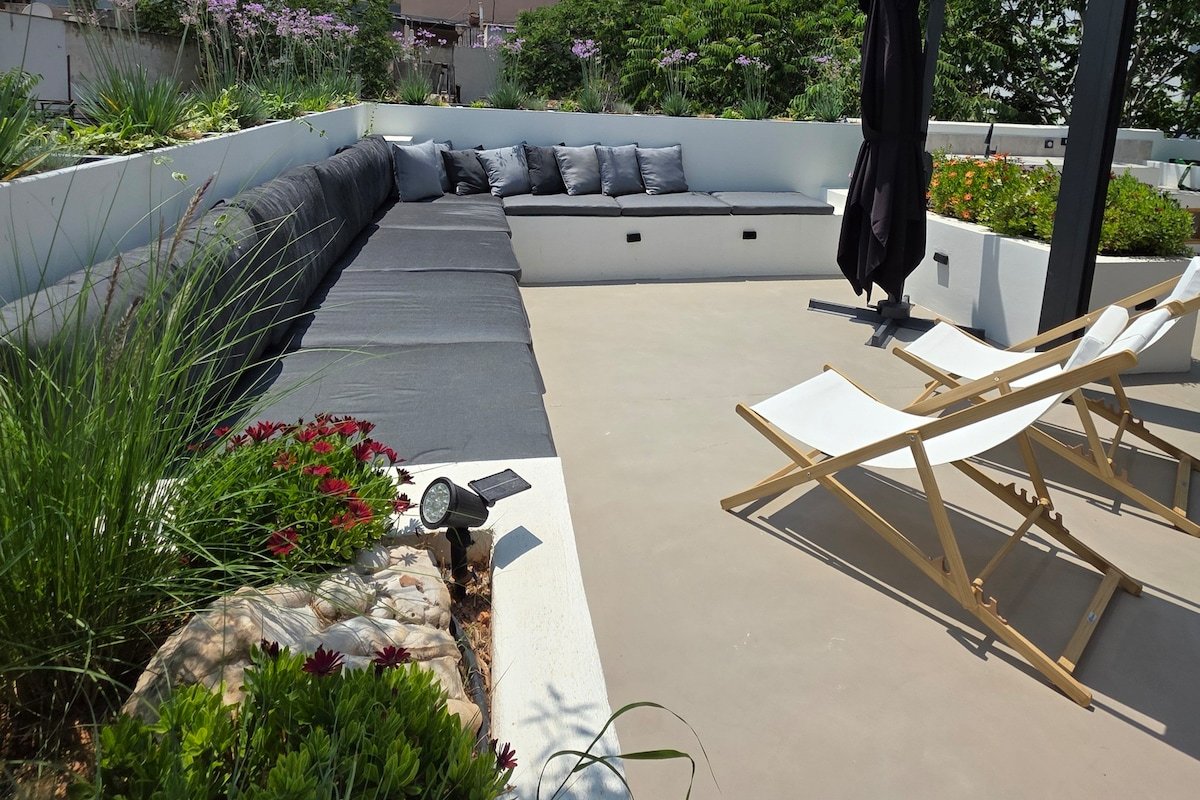 Kolonaki retreat gallery image 2