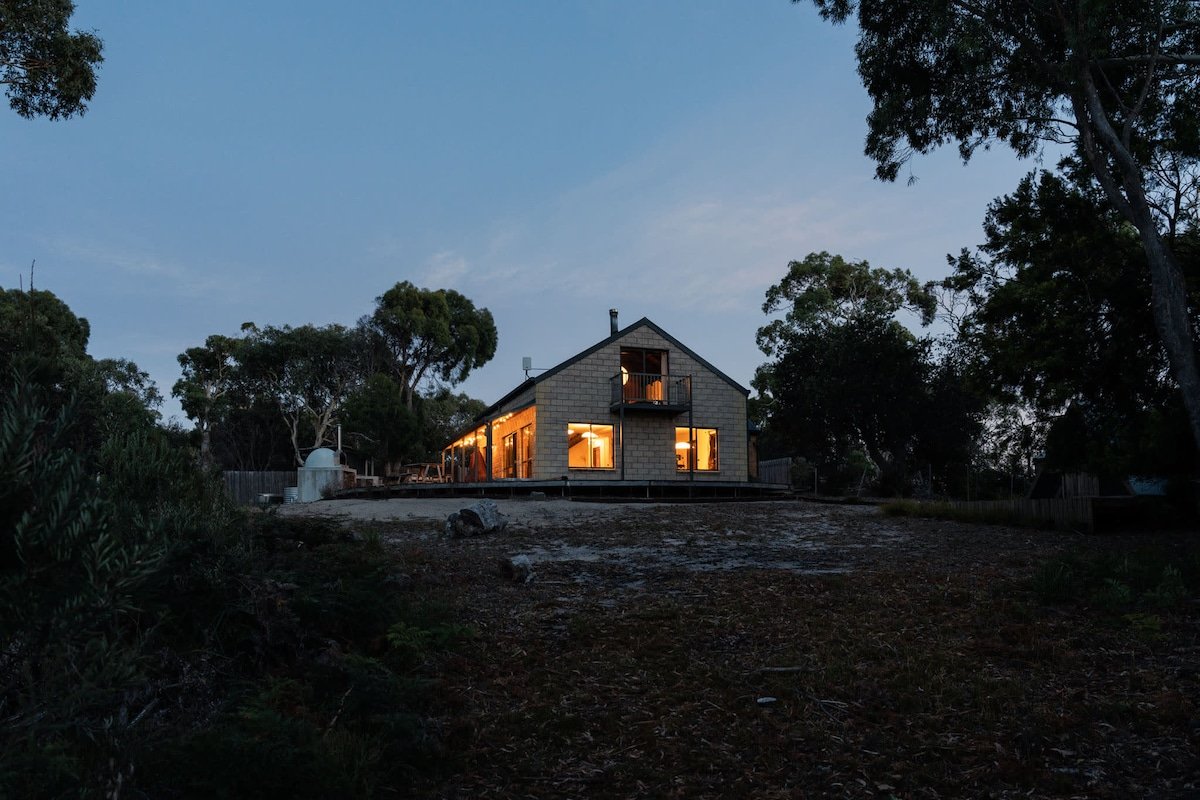 “Numie” Waterfront Luxury House | Sauna & hot tub gallery image 3