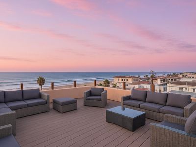 Ocean Breeze Rooftop Deck Condo Sleeps 10