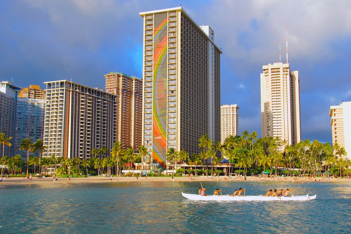 Lagoon Tower! On Waikiki Beach! gallery image 2