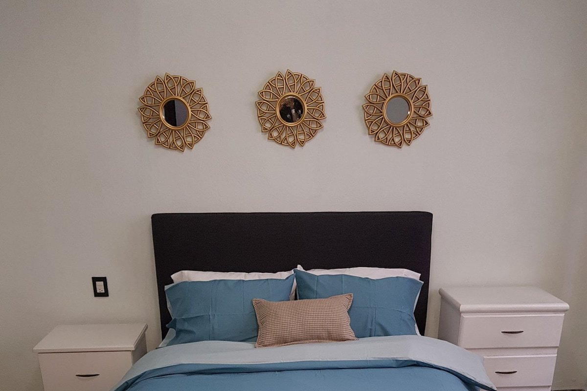 Great House at amazing location! 14 guests/5 rooms gallery image 5