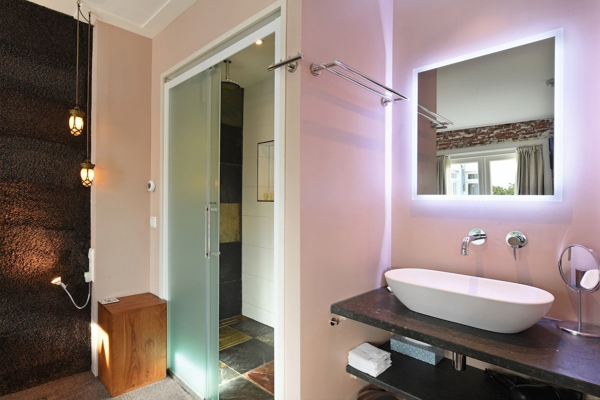 2 Luxury En-Suite Rooms for Families gallery image 4