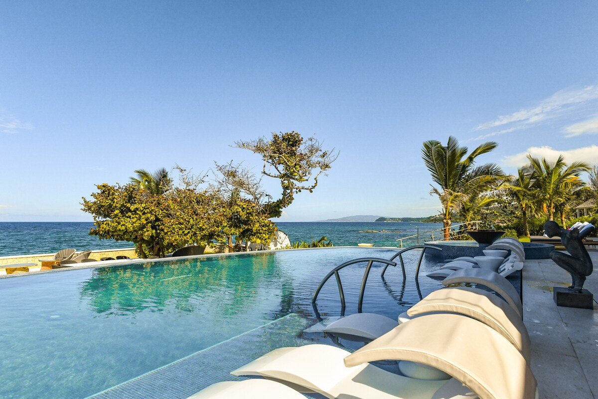 Oceans 8 gallery image 4