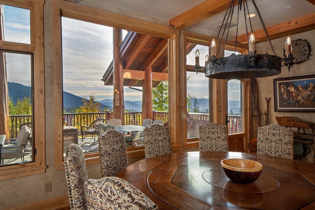 Expansive Ski-In/Ski-Out Lodge – Hot Tub & Sauna gallery image 5