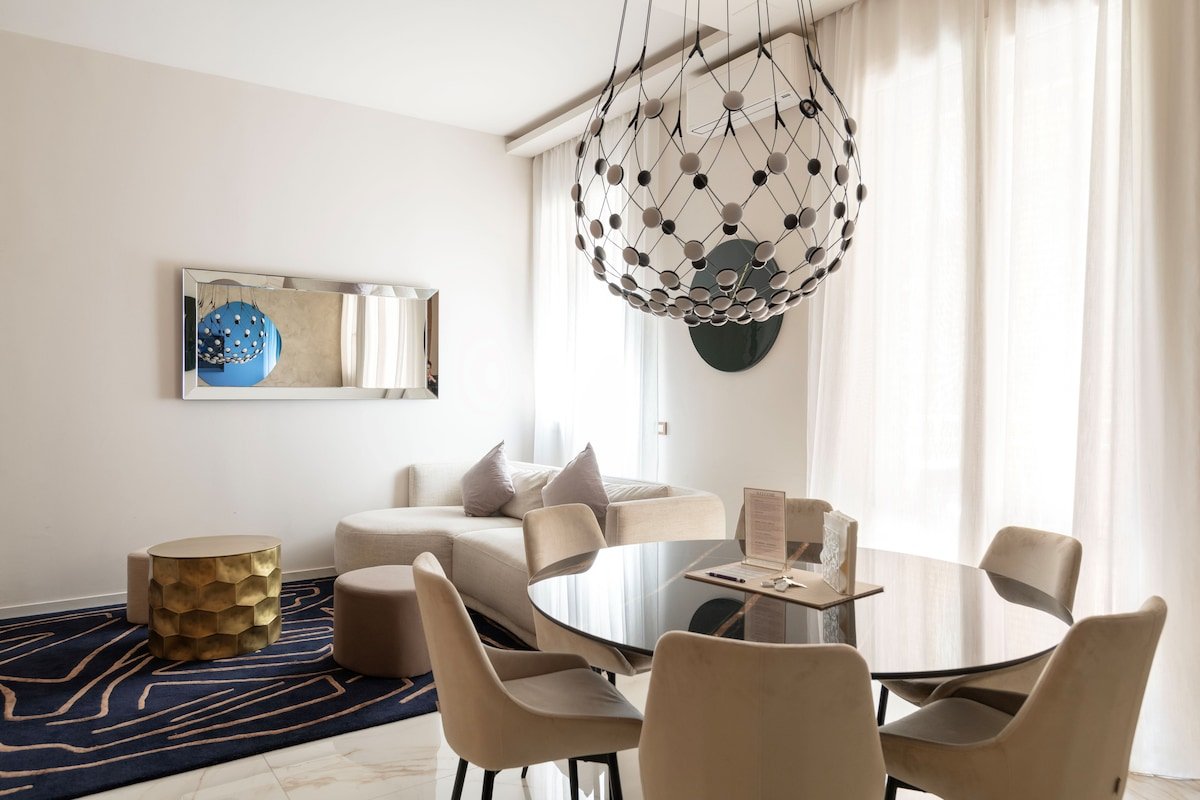 Chic & New 3 Bedroom Apartment – Close to Duomo gallery image 2