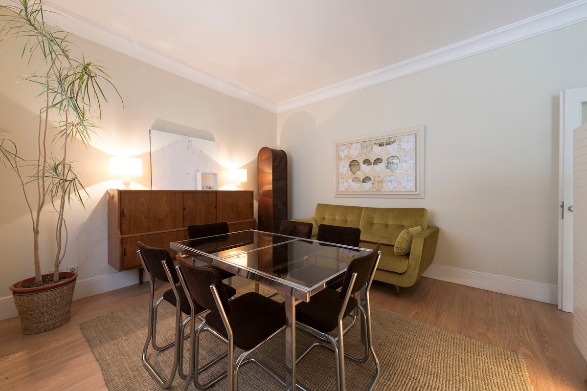 Vintage House gallery image 5