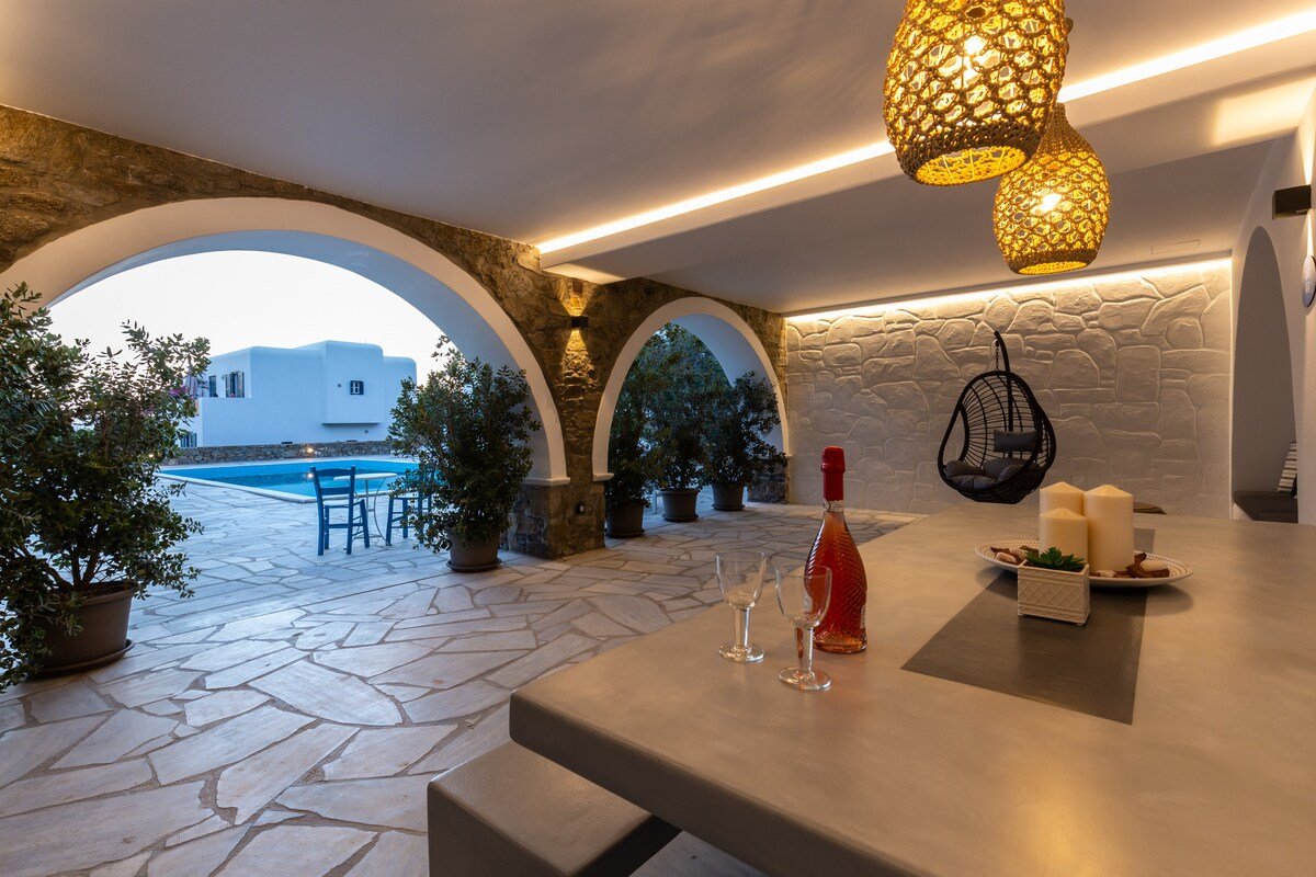 Callisti Mykonos Town (Chora) with pool view. gallery image 3