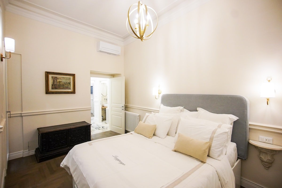 Spadalux Apartment – 3 BR 4 Bath Luxury Florence gallery image 5