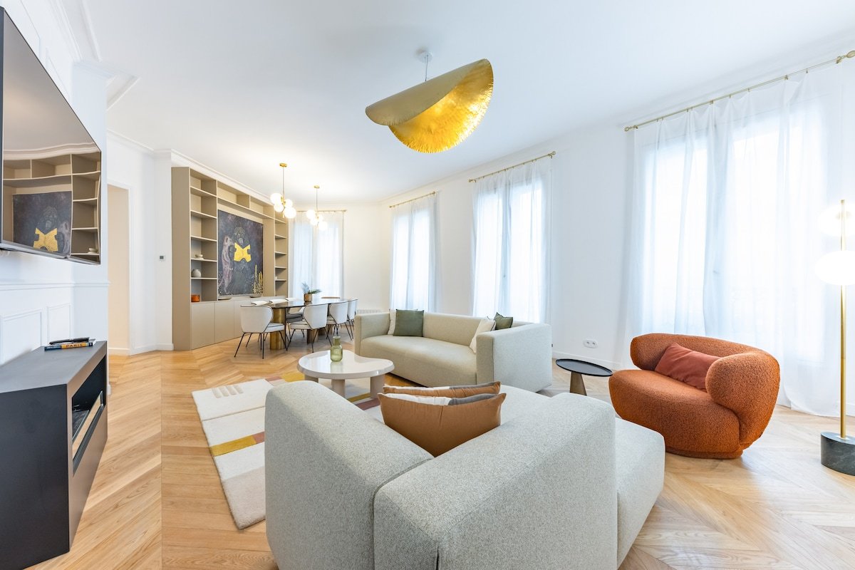 Luxury Rivoli 4 Bed 3.5 Bath by Hotel de Ville/BHV