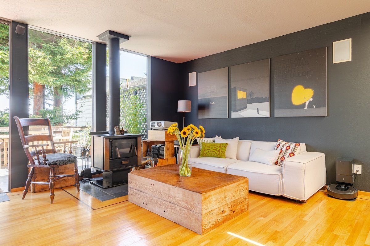 Stylish Noe Valley View with Hot Tub & Sauna gallery image 2