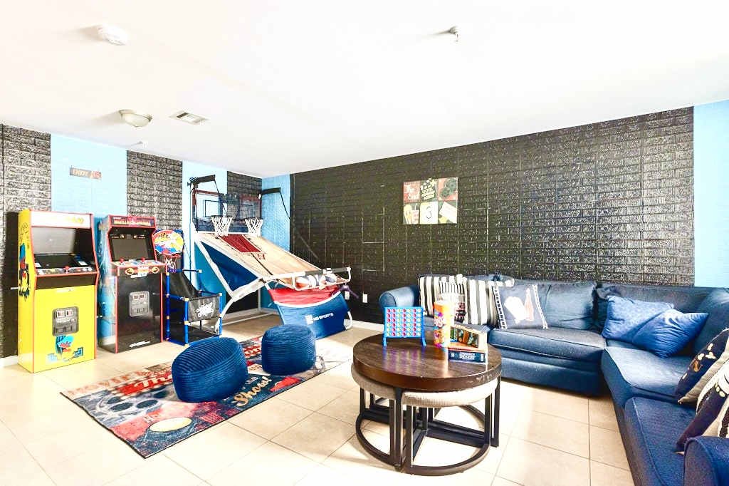 Two Apartments, One Great Stay at Newark Gem gallery image 2