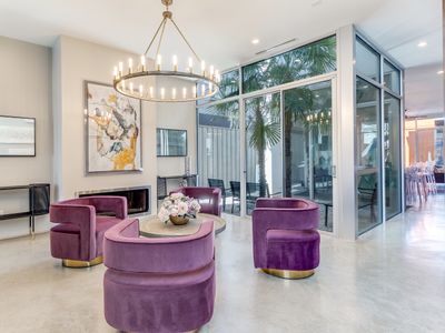 84 Walk Score, 2 Floor Lux Home w Office + Garage