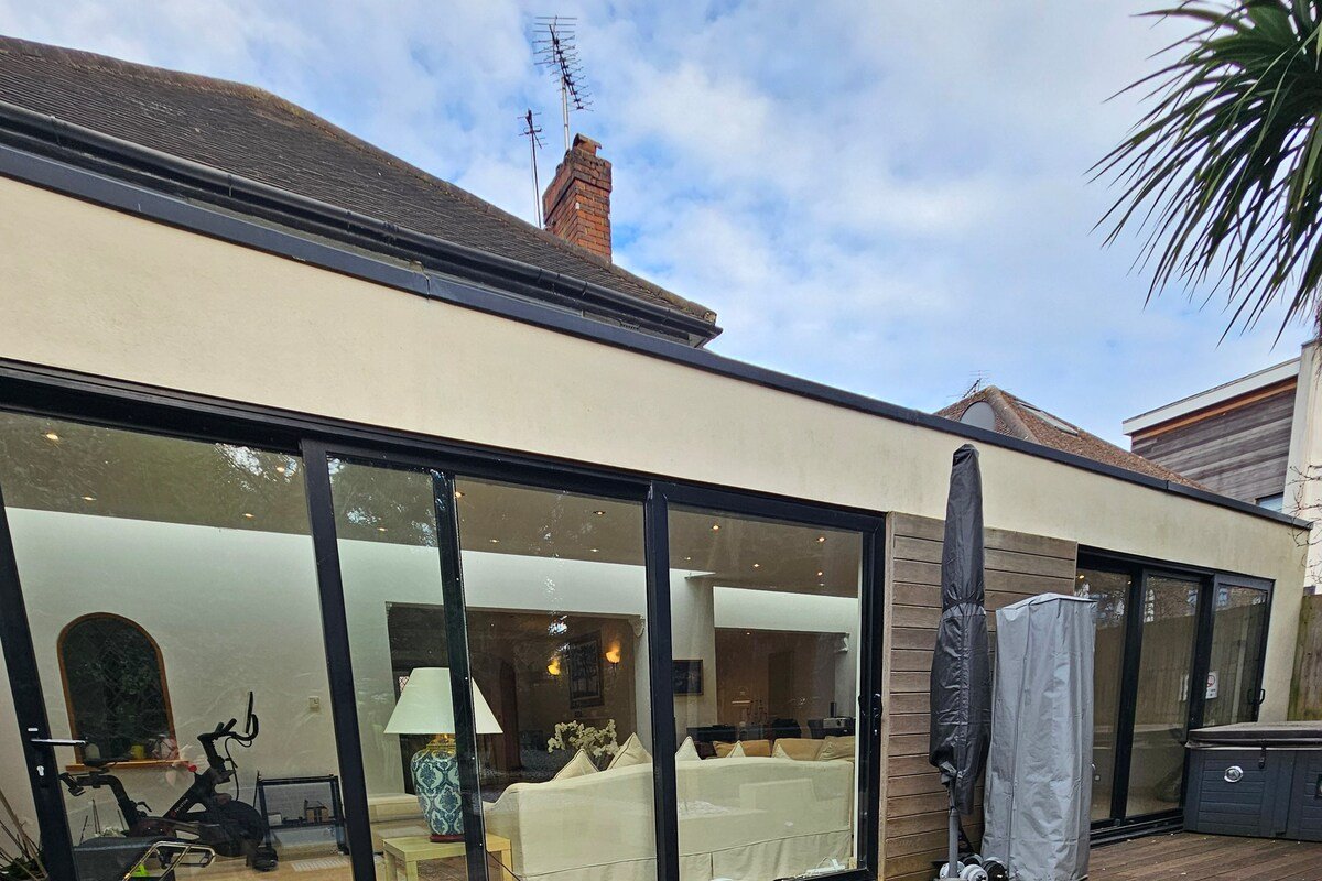 Upscale elegant house Putney gallery image 5