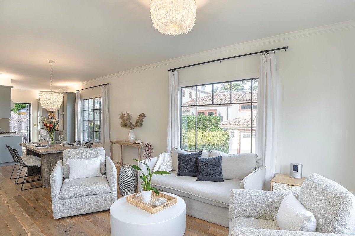 3917 Casa Blanca-Updated Bungalow with Bonus Room gallery image 2