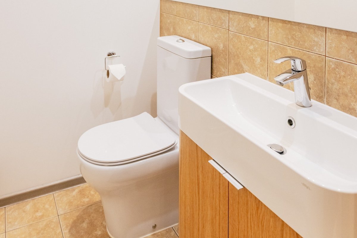 Art House apt. w/ three bedrooms gallery image 5