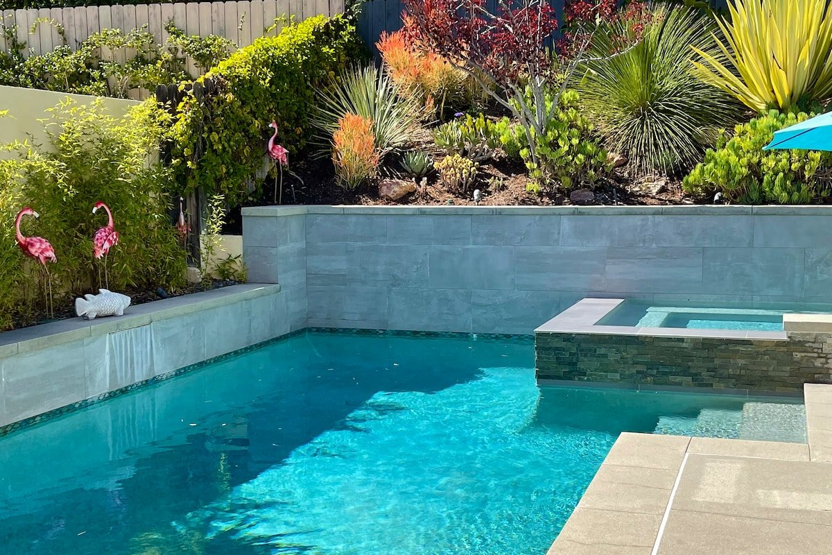 Beautiful Home w/Pool & Spa 1.2 Miles to the Beach gallery image 5