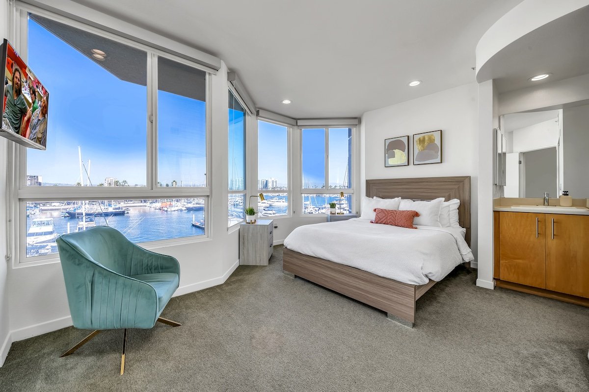 Waterfront Bright & Stylish-Resort Style Amenities gallery image 4