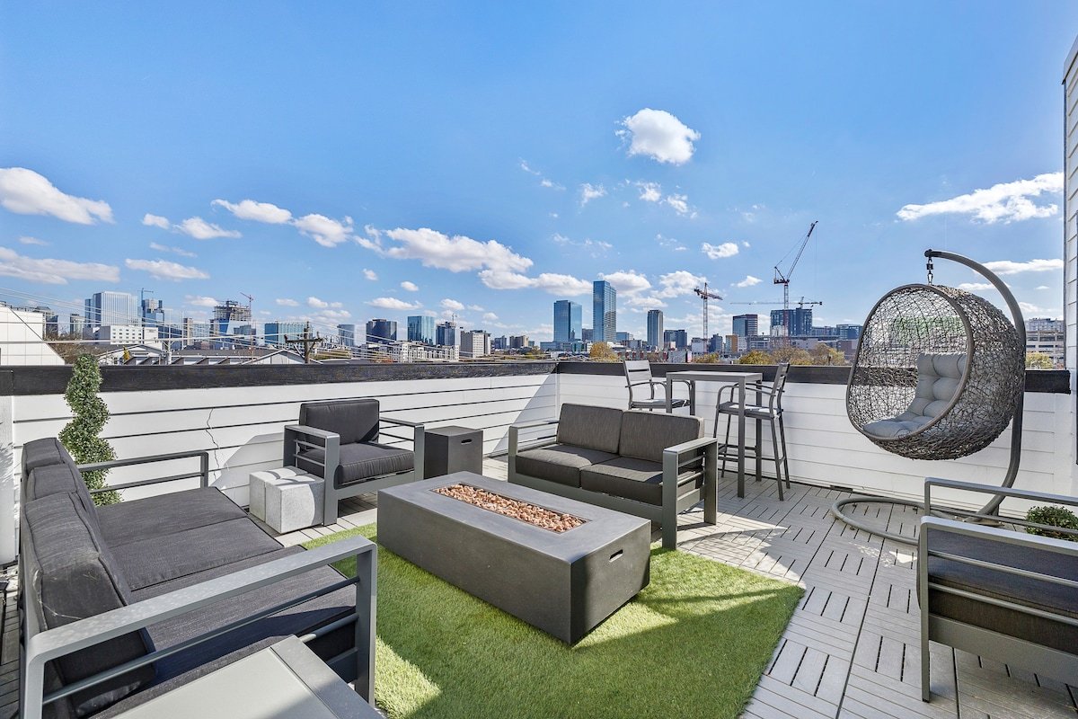 Nashville Modern Near Gulch Rooftop View w/ Garage gallery image 2