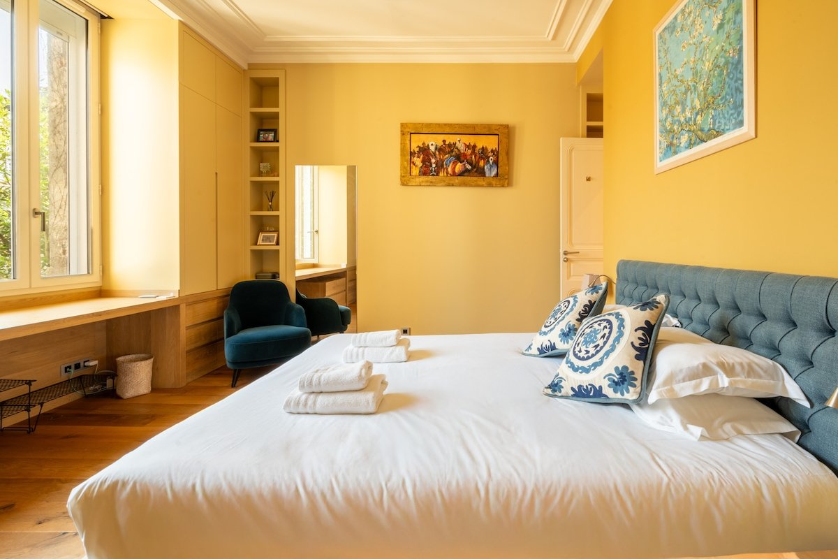 L’Élégant – Luxurious 160m2 & Public Garden view gallery image 4