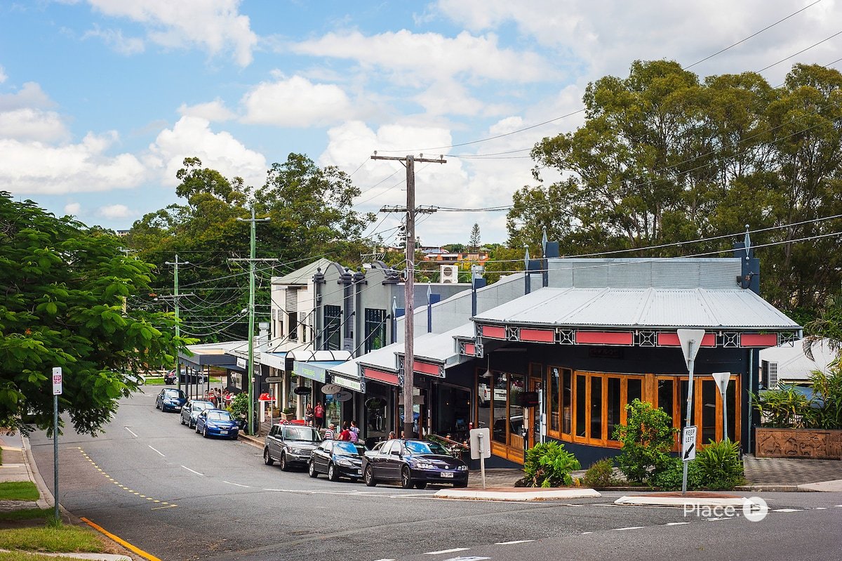3 Bed; 2.5 Bath; Newly furnished gallery image 3