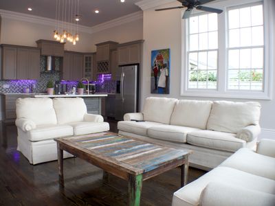 Walk to Bourbon/French Quarter 6 beds