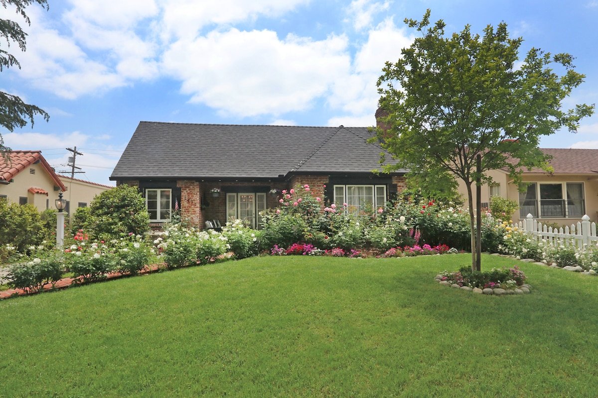 Charming Pasadena English Cottage gallery image 2