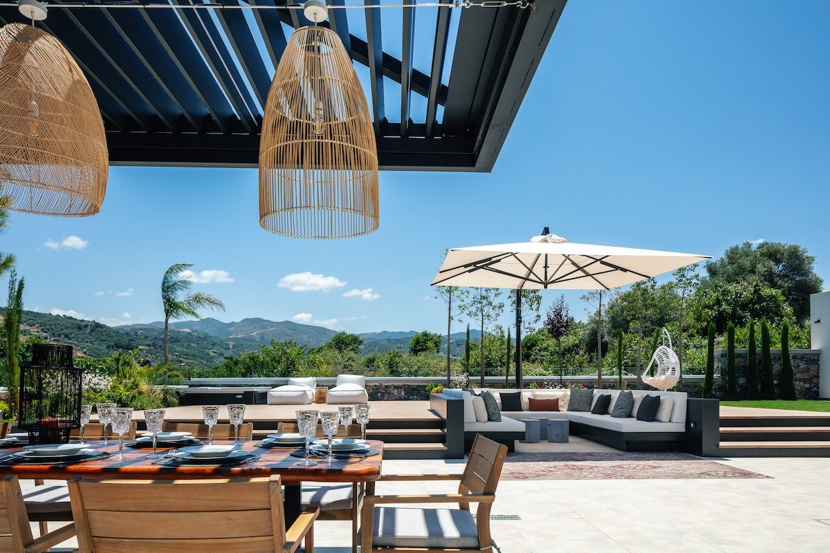 Elegant Villa in Lush Greenery with Pool Spa & Gym gallery image 3