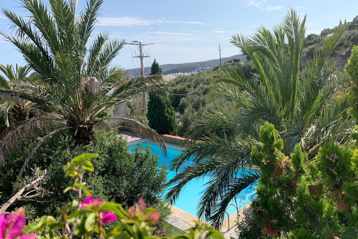 Apartment with airco, private parking & sea view gallery image 3