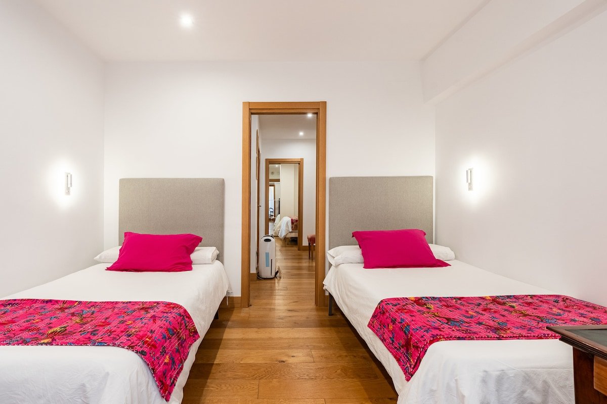 Modern air-conditioned flat in city center gallery image 5