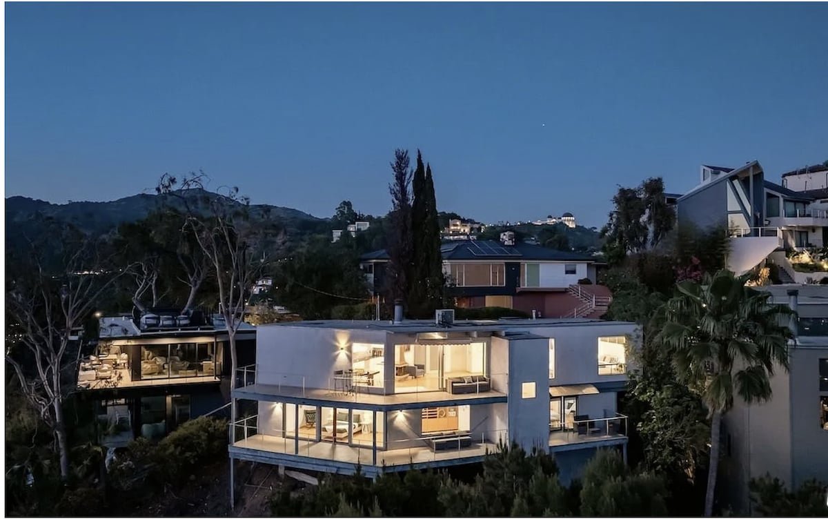 Iconic home Hollywood hills with amazing Views gallery image 4