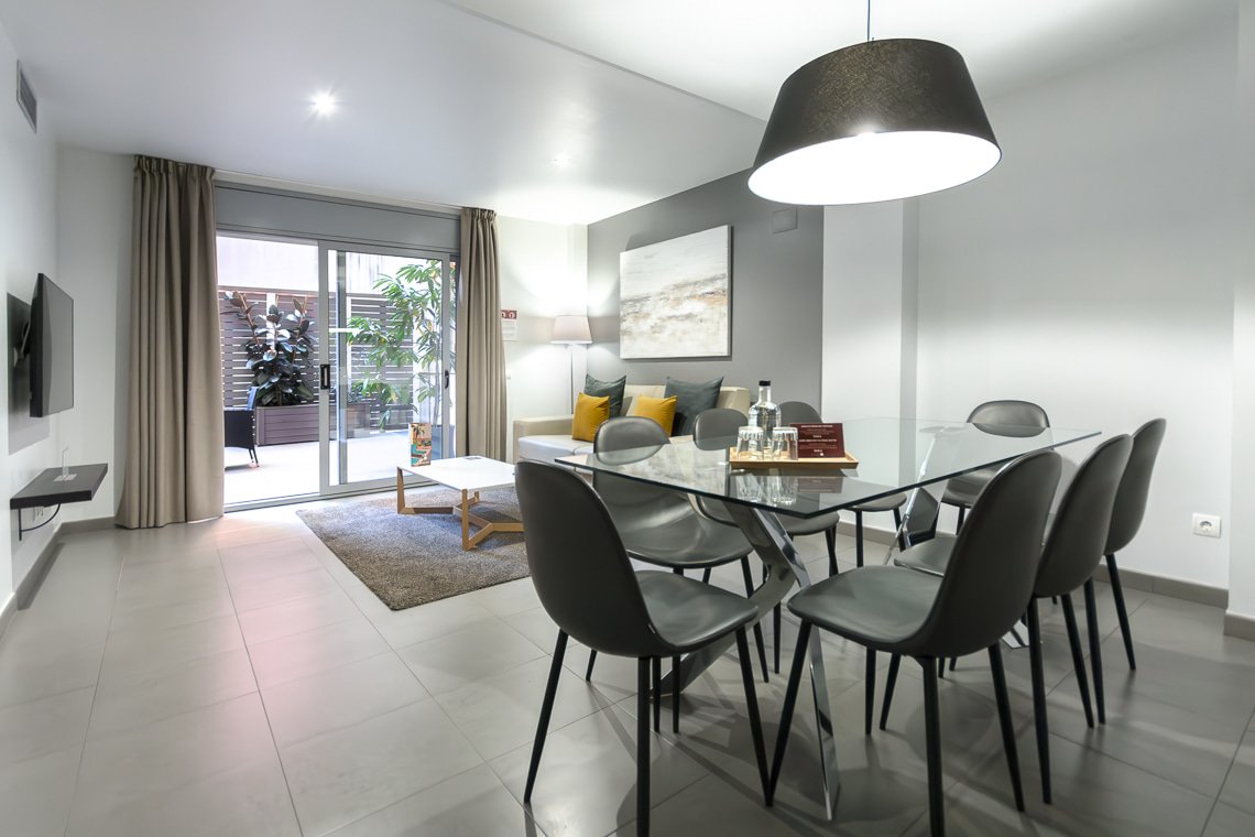 Spacious 4 Bedroom Duplex Apartment in Gracia