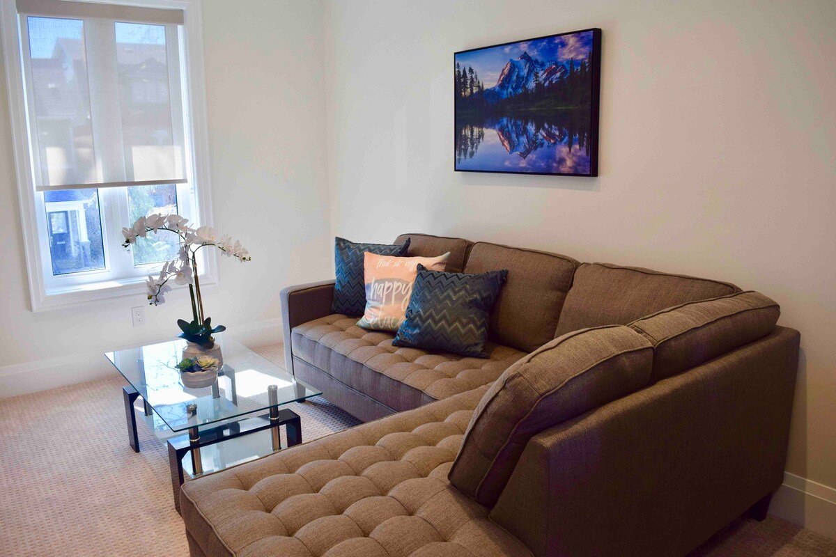 SpaciousTwo Bedrooms & Two Baths in Little Italy gallery image 5