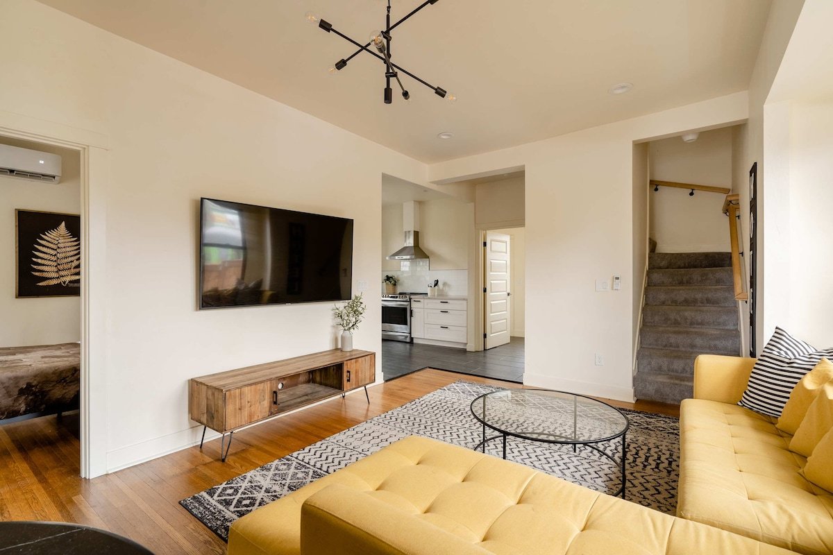 4BR Farmhouse | Remodeled • Ideal for Groups gallery image 5