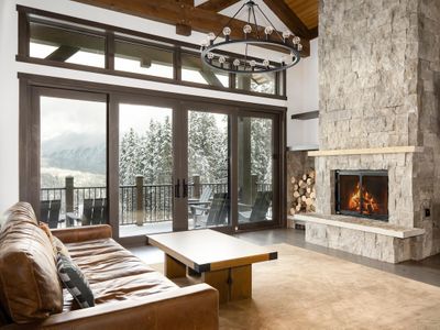 360 Chalet-Spanish Peaks! Sweeping Views! Hot Tub!