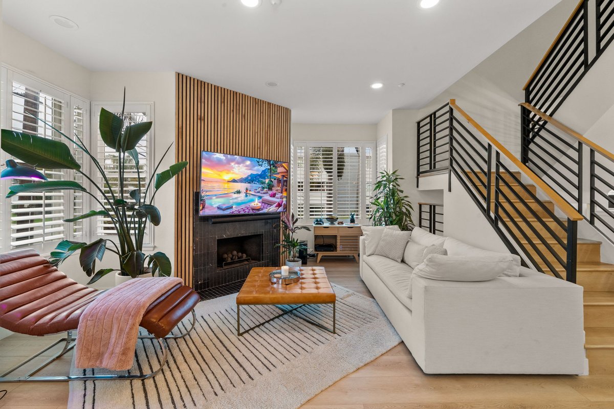 Hillcrest Hangar: Luxury Style, Urban Walkability!