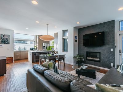 Urban Oasis with Hot Tub and Sauna