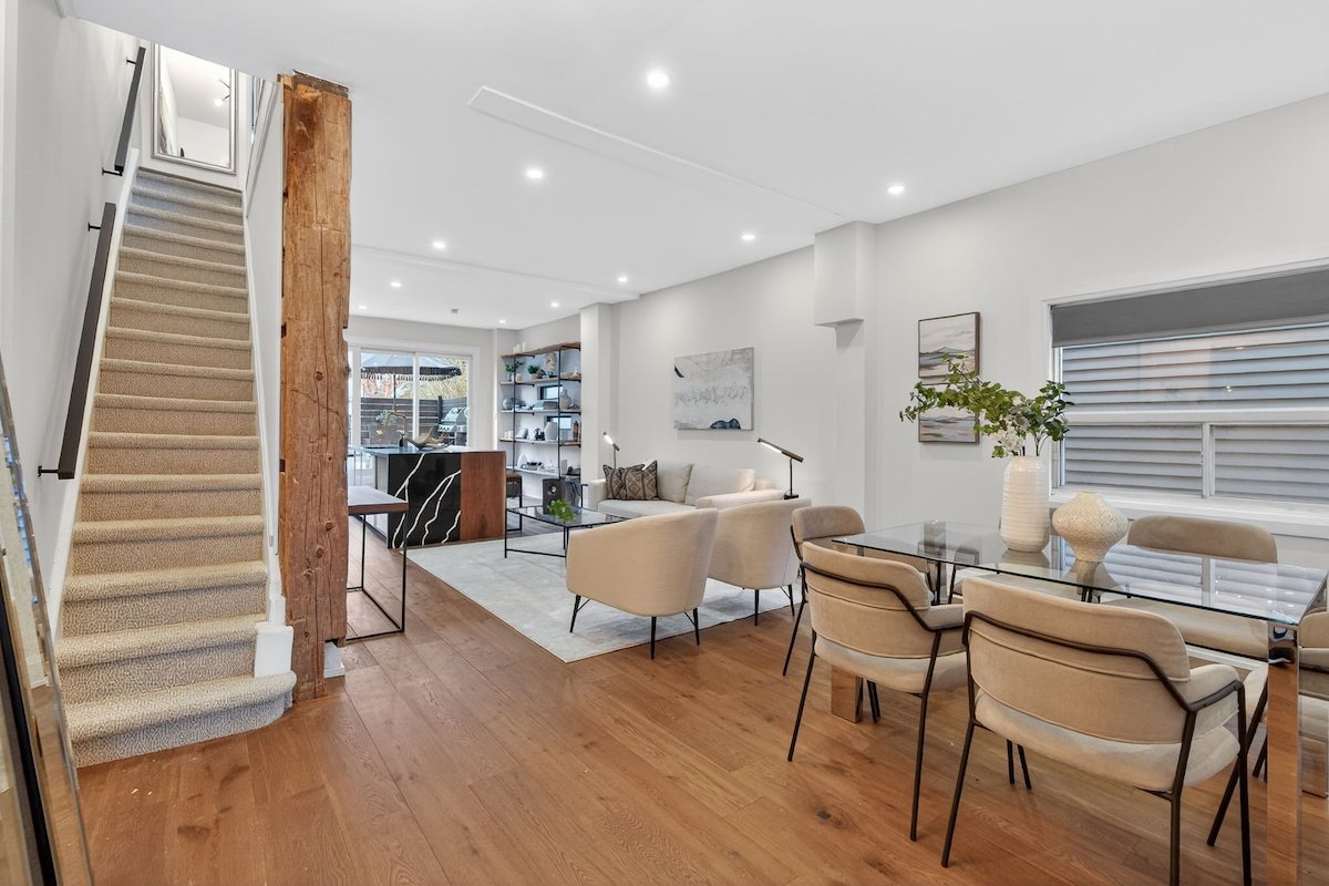 Designer City Home with Outdoor Space & New Hottub gallery image 3