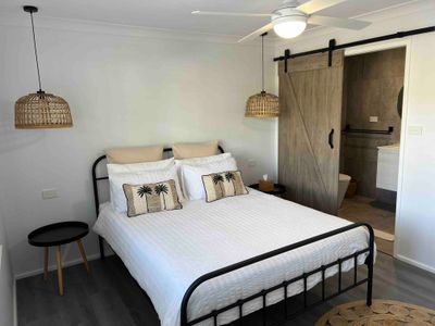 The Family Boathouse – 4 bed house plus 1 bed flat