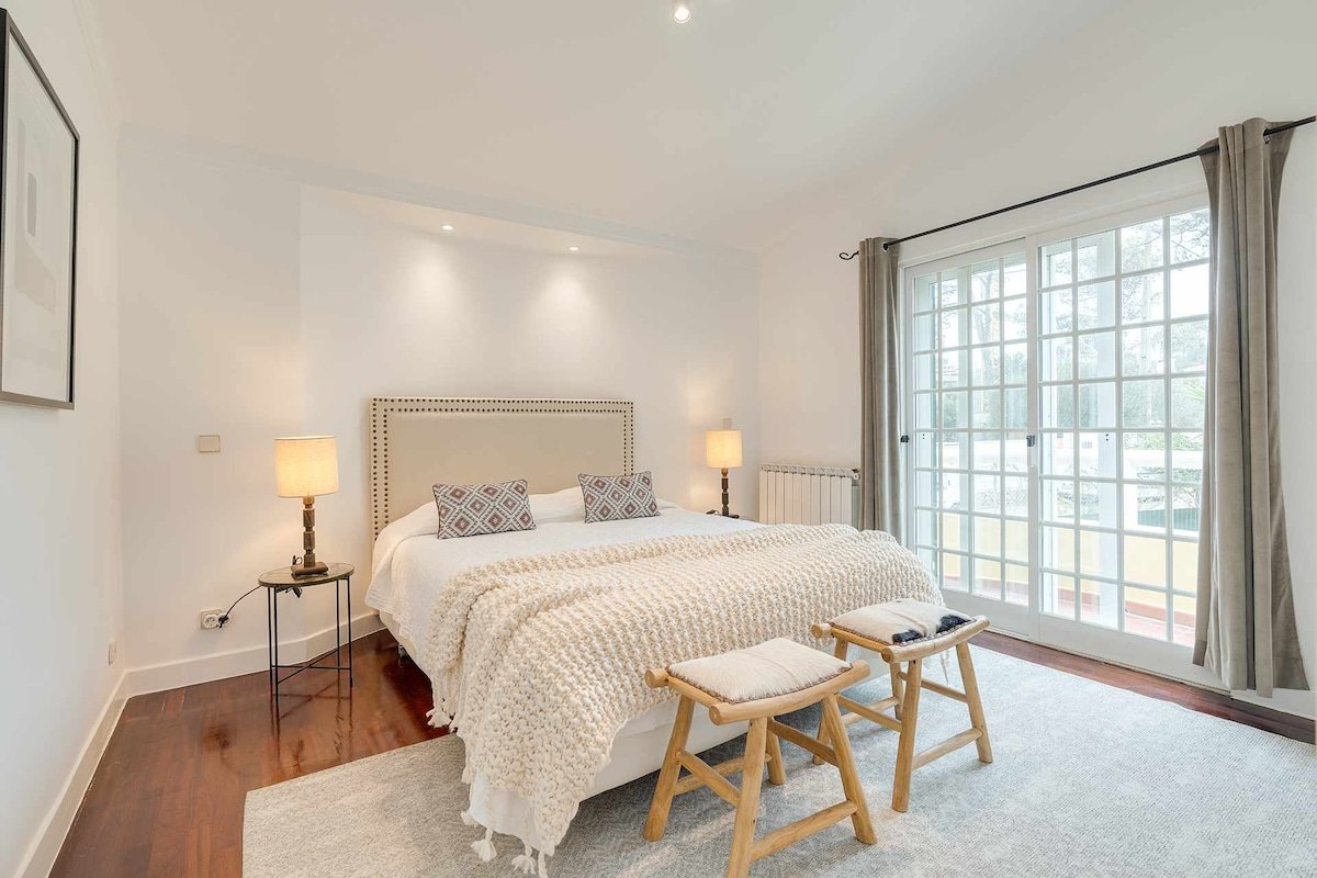 Unique beach Villa with ocean view, pool, tennis gallery image 5