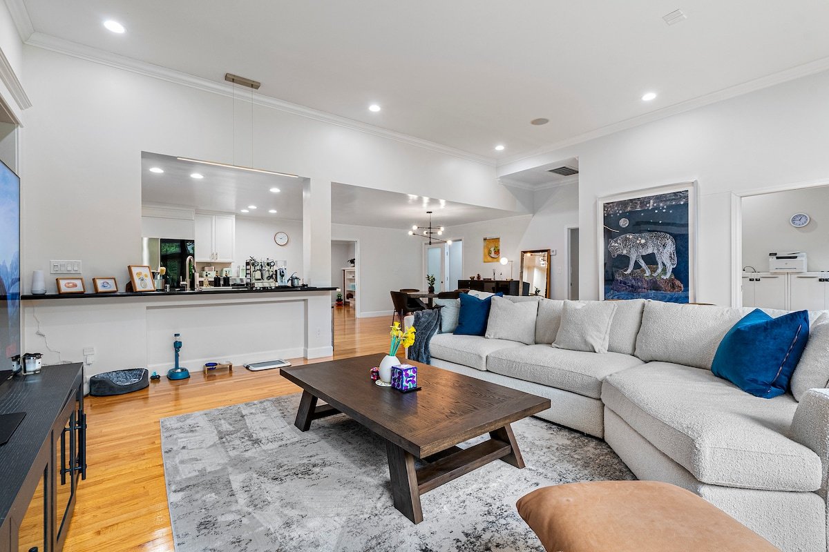 Cozy Modern house in Palo Alto gallery image 3