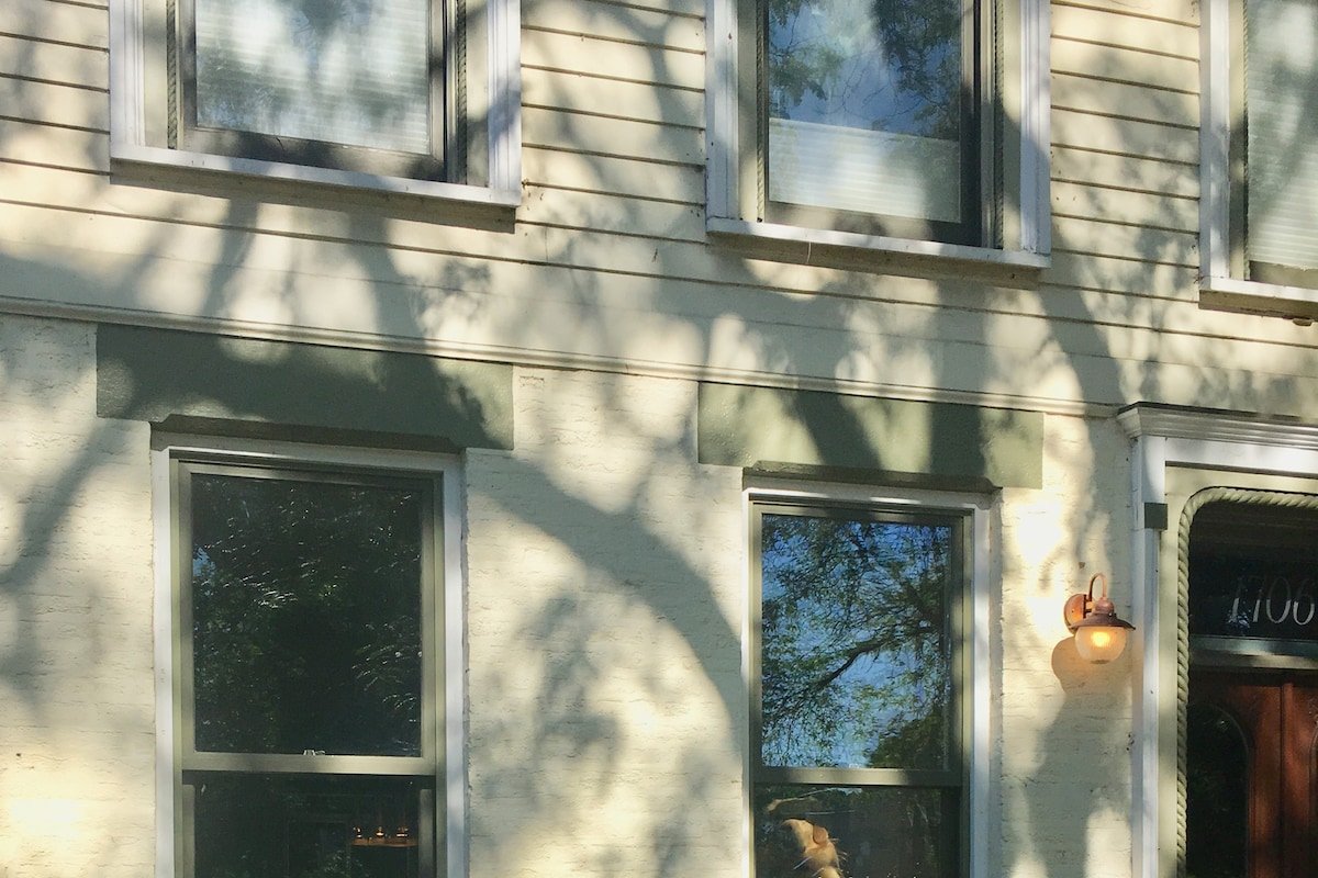 Old Town Cosmopolitan Four Bedroom, Four Bath gallery image 2