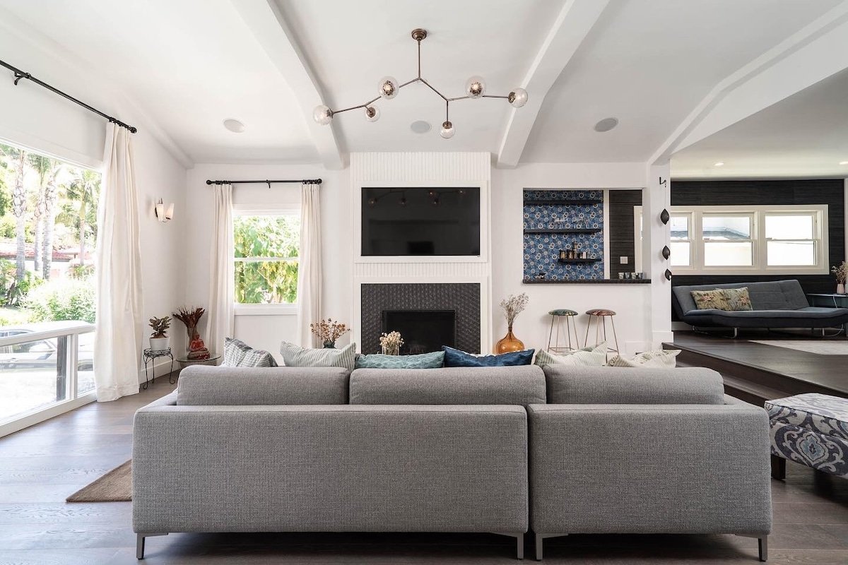 Beautiful Modern Large 2 Bed House Beverly Hills gallery image 3