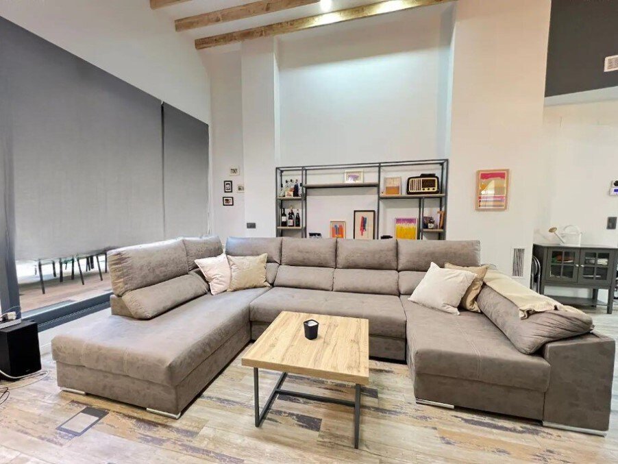 Stunning and charming 10 pax gallery image 3