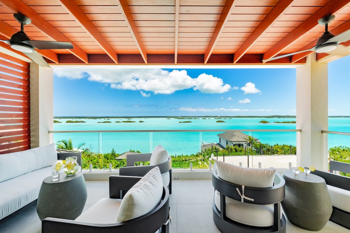 Above Rocks Villa – Stunning Views from Every Room gallery image 3