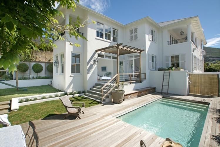Photo 2 of Oranjezicht Villa accommodation in Oranjezicht, Cape Town with 4 bedrooms and 4 bathrooms