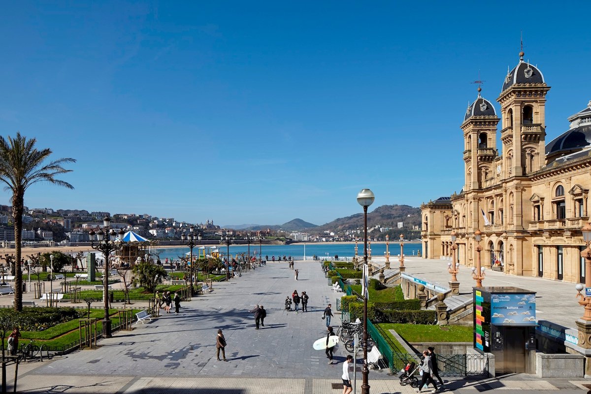 Playa de La Concha 4 by FeelFree Rentals gallery image 5