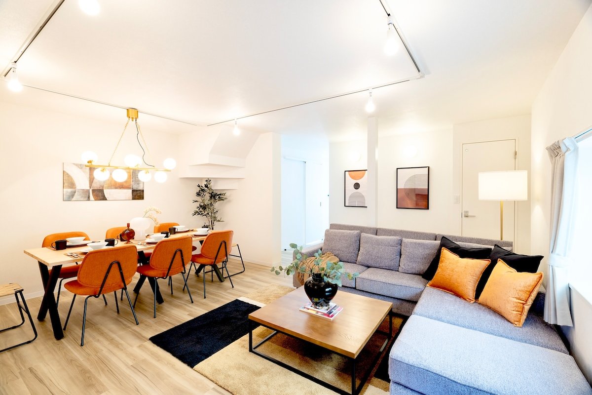 スカイツリー、渋谷、新宿へ直通 / 90m2のおしゃれな一軒家 gallery image 2