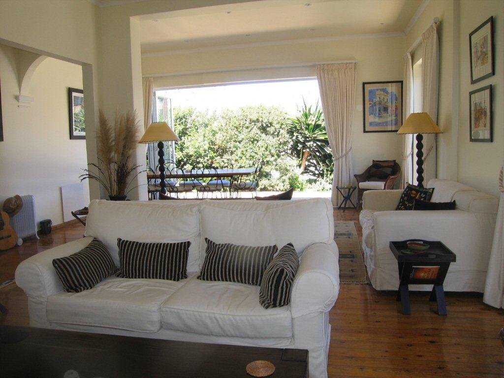 Bay Beach Villa one minute Camps Bay beachfront . gallery image 4